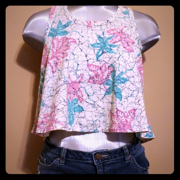 L.A. Chic Ivory crop top - Picture 3 of 6